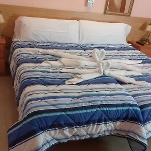 https://hostal-el-patio-alhaurin-de-la-torre.es-andalucia.com