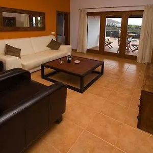 https://villas-la-granja-playa-blanca-lanzarote.in-canary-islands.com