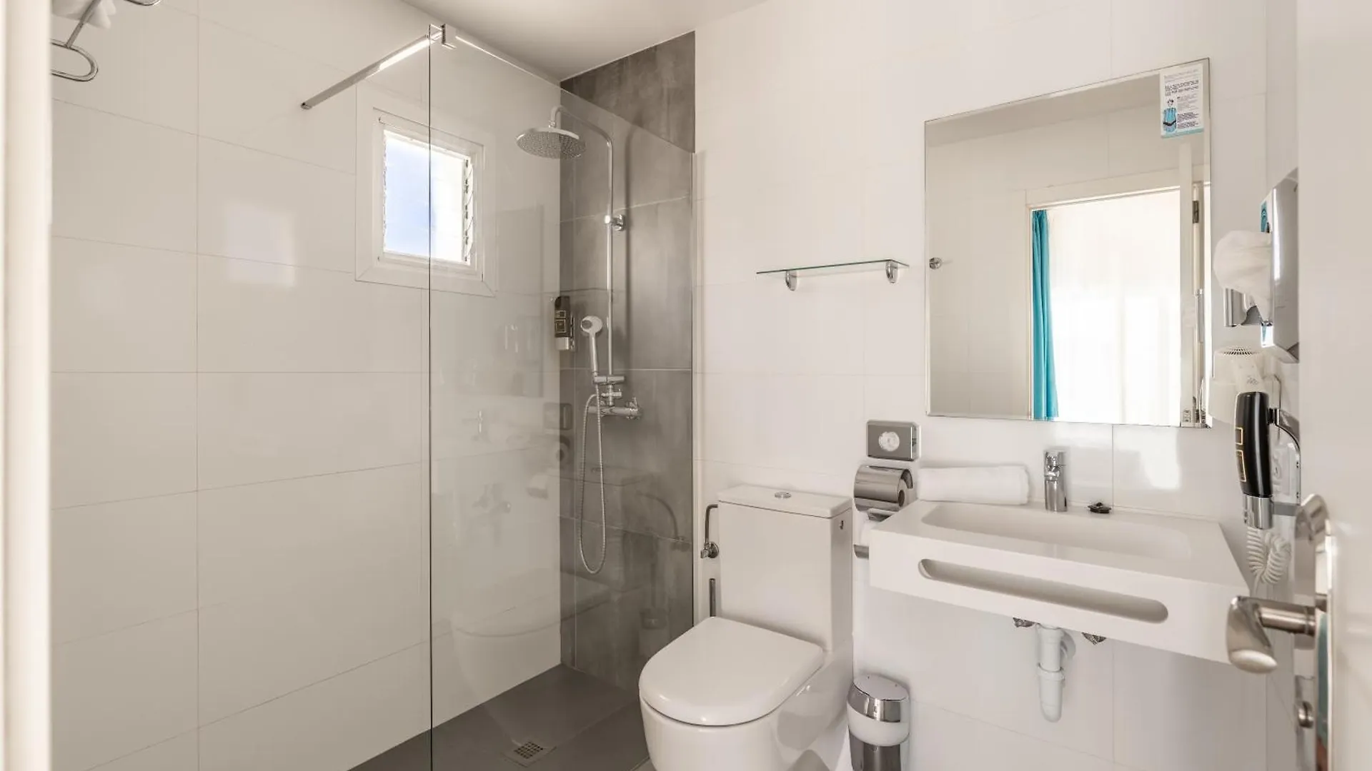 *** Vendégház Hostal Neptuno Peguera Spanyolország