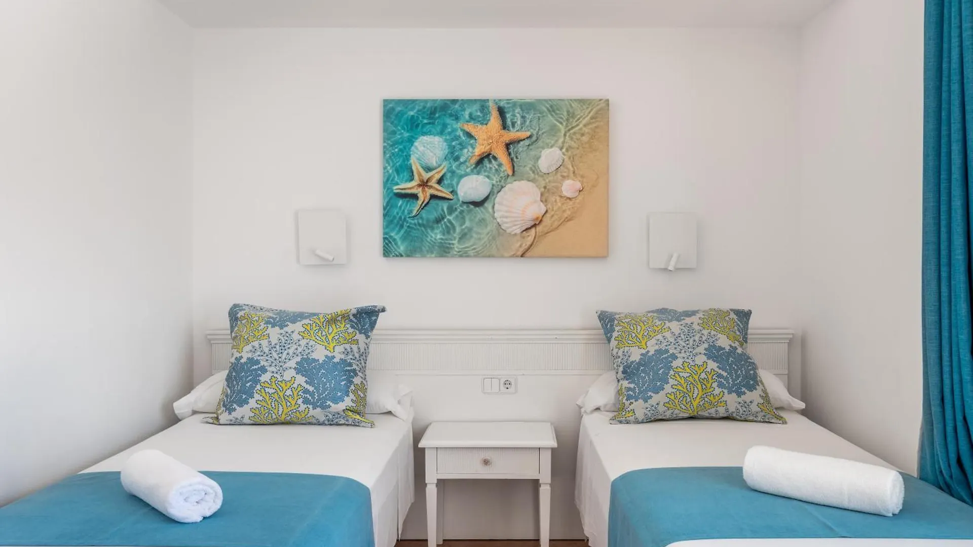 Hostal Neptuno Peguera 3*,  Spain
