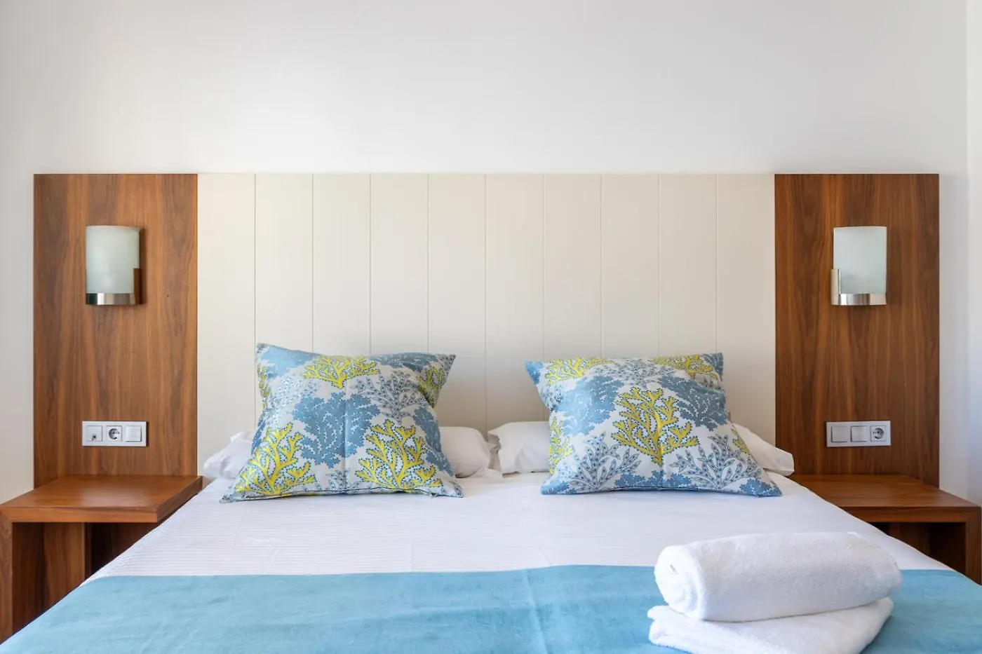 Hostal Neptuno Peguera Spain