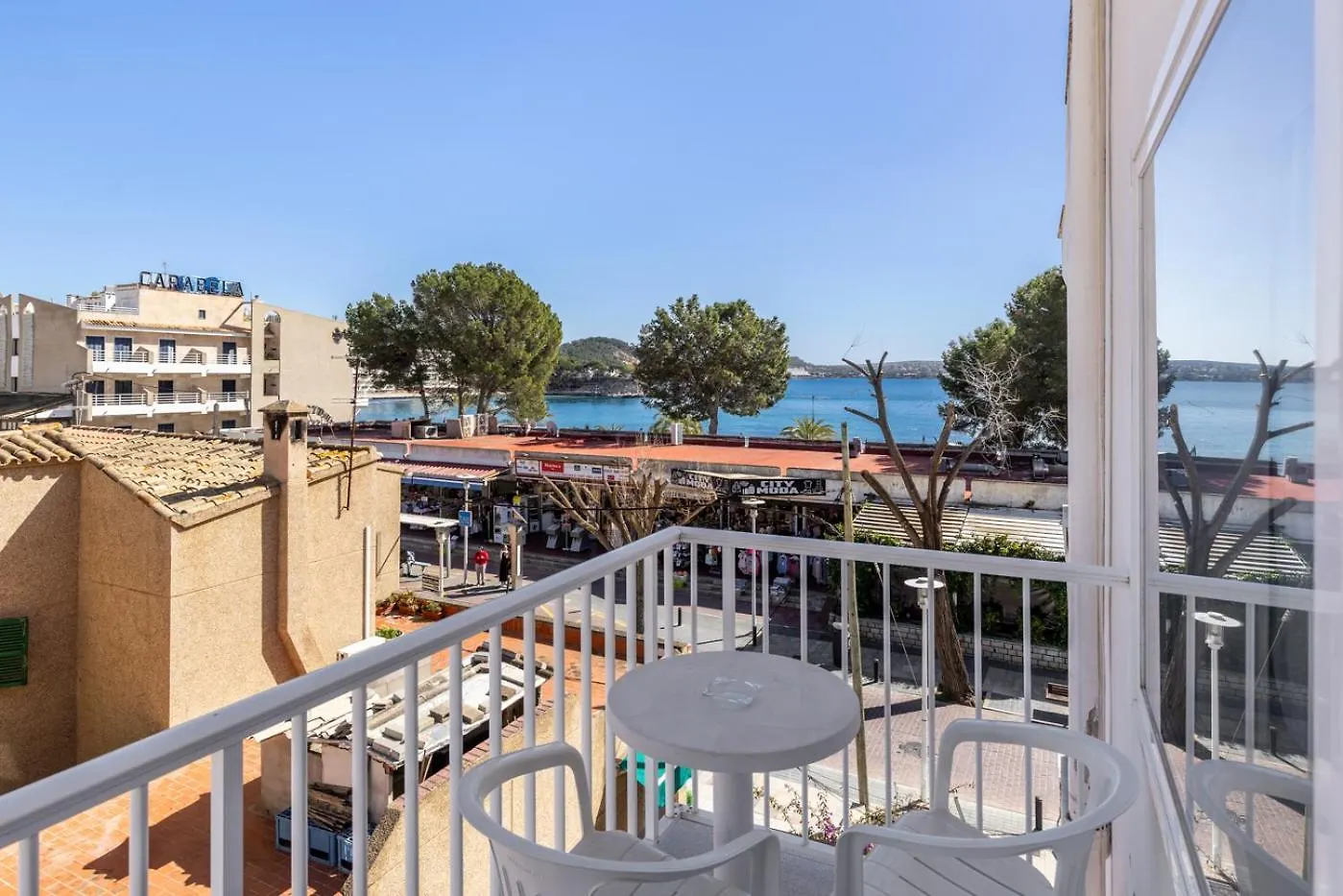 Hostal Neptuno Peguera Vendégház