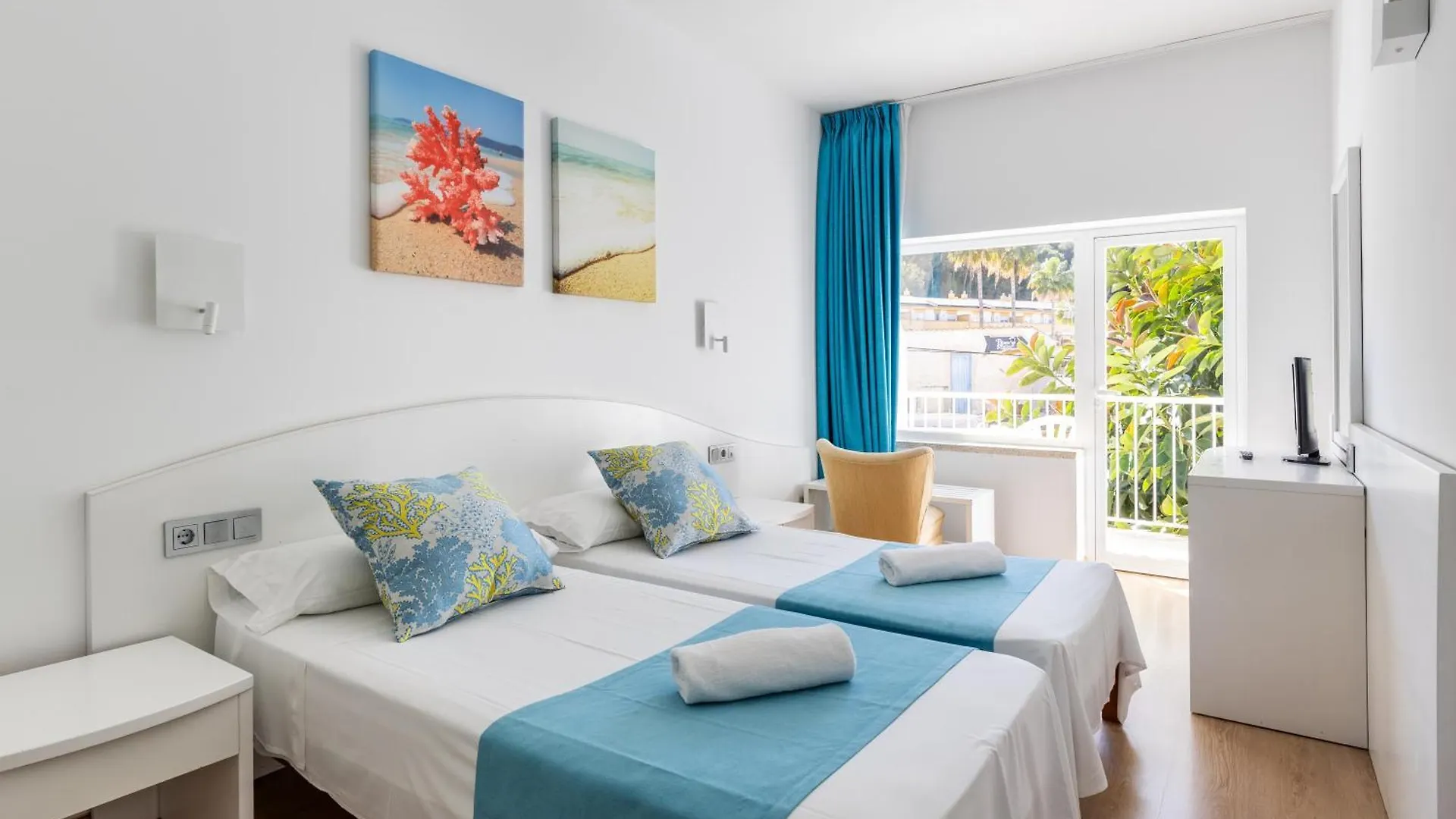 Hostal Neptuno Peguera 3*,