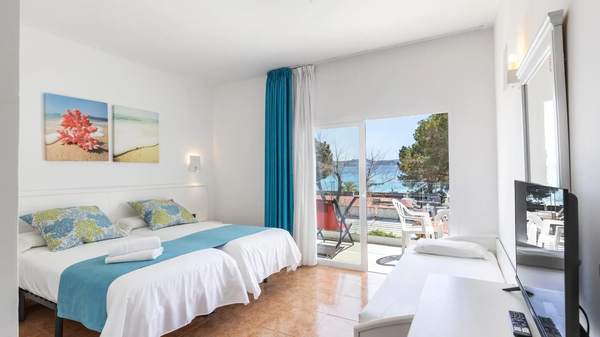 Guest house Hostal Neptuno Peguera