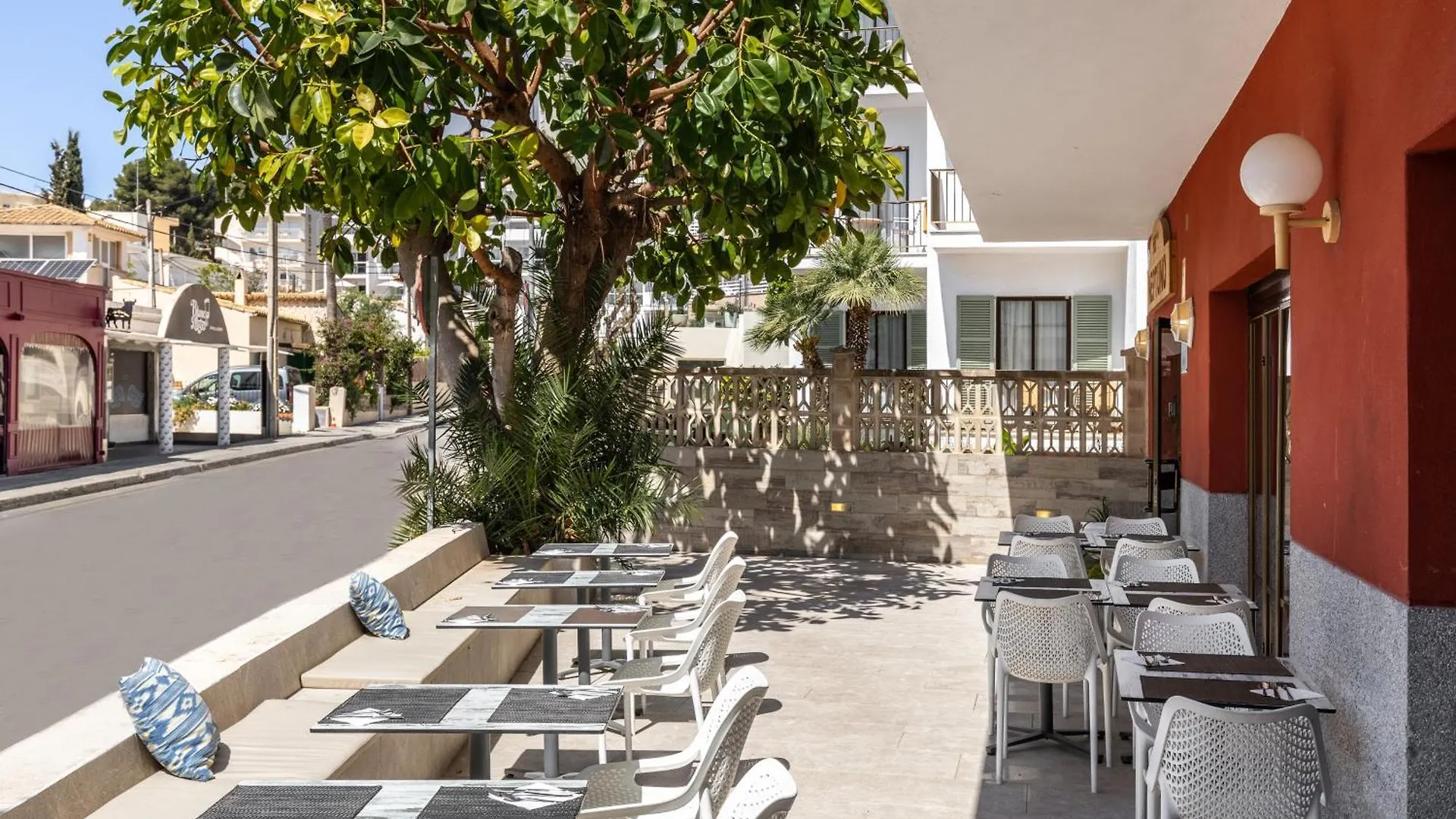 Hostal Neptuno Peguera 3*,  Spain