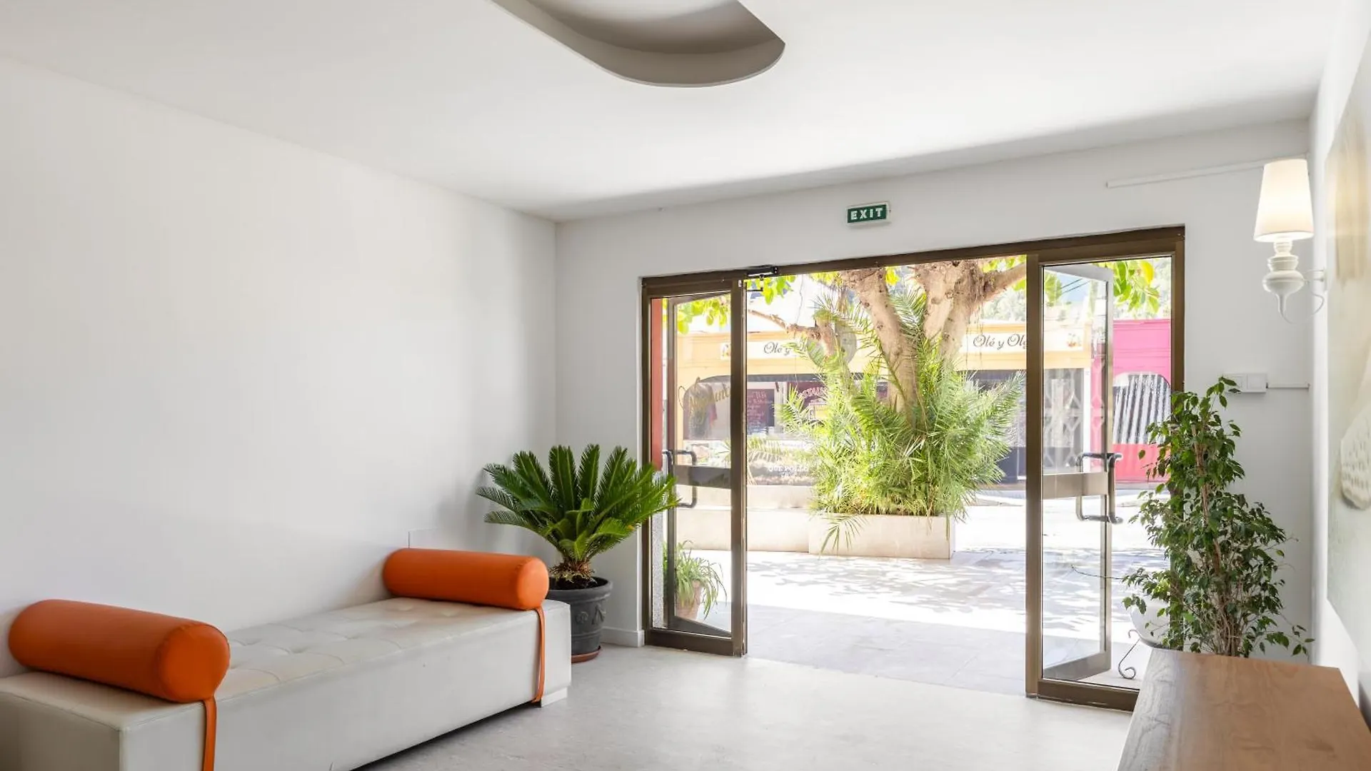 Hostal Neptuno Peguera 3*,