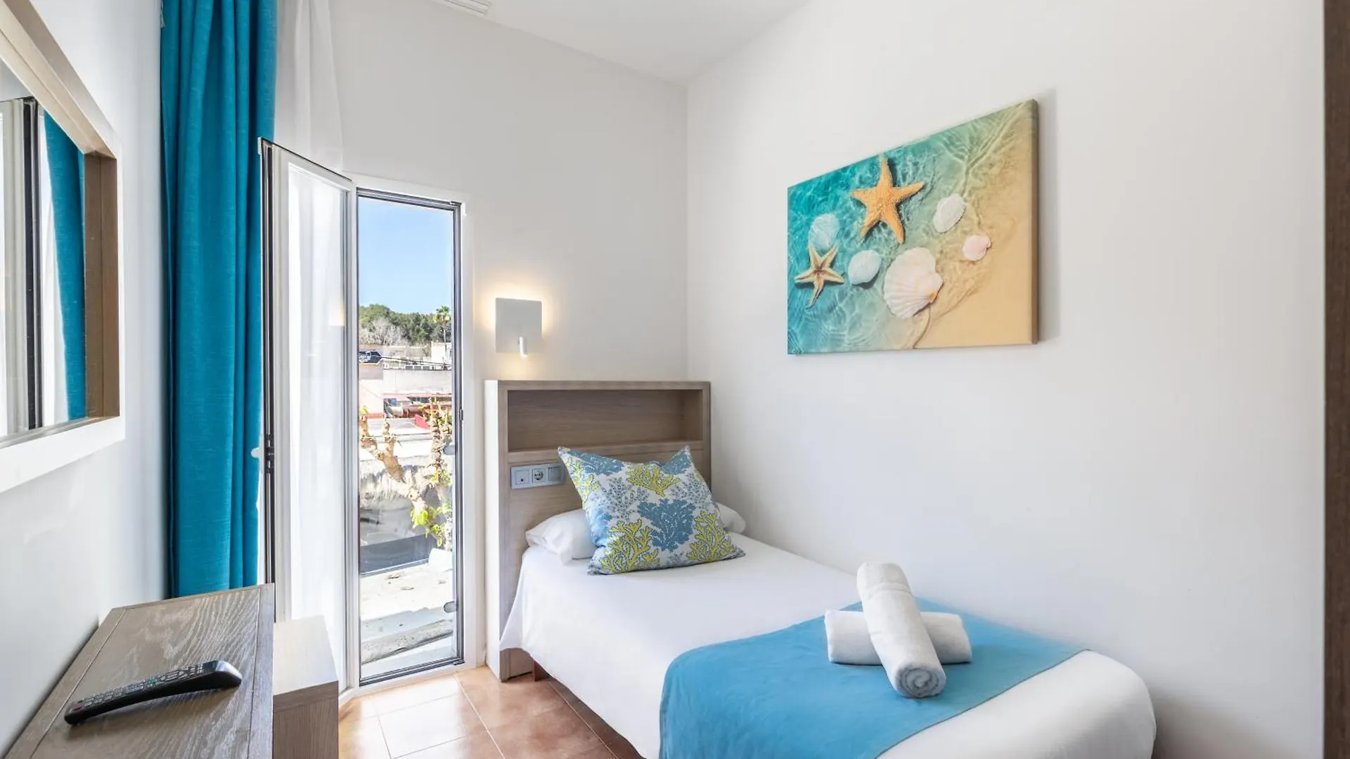 Hostal Neptuno Peguera Vendégház
