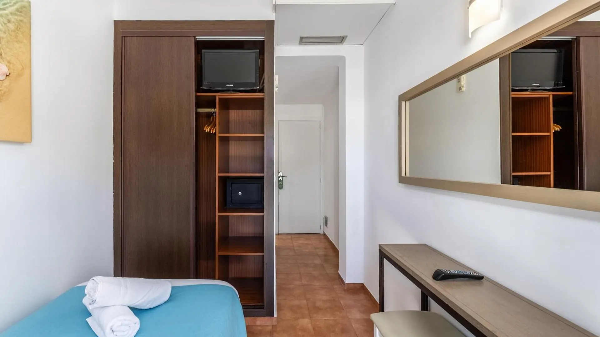 Hostal Neptuno Peguera 3*,
